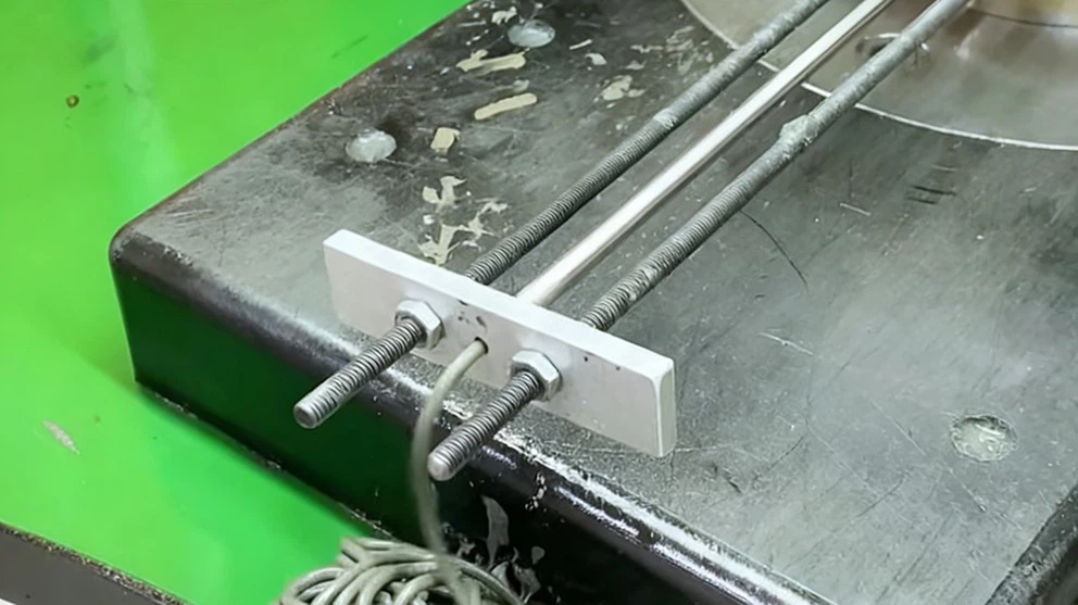 Polishing of stainless steel capillary tubes Polishing of stainless steel capillary tubes